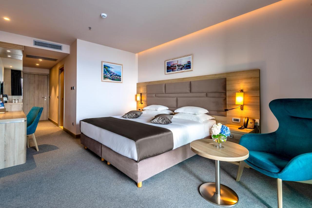 Hotel Plaza Duće מראה חיצוני תמונה