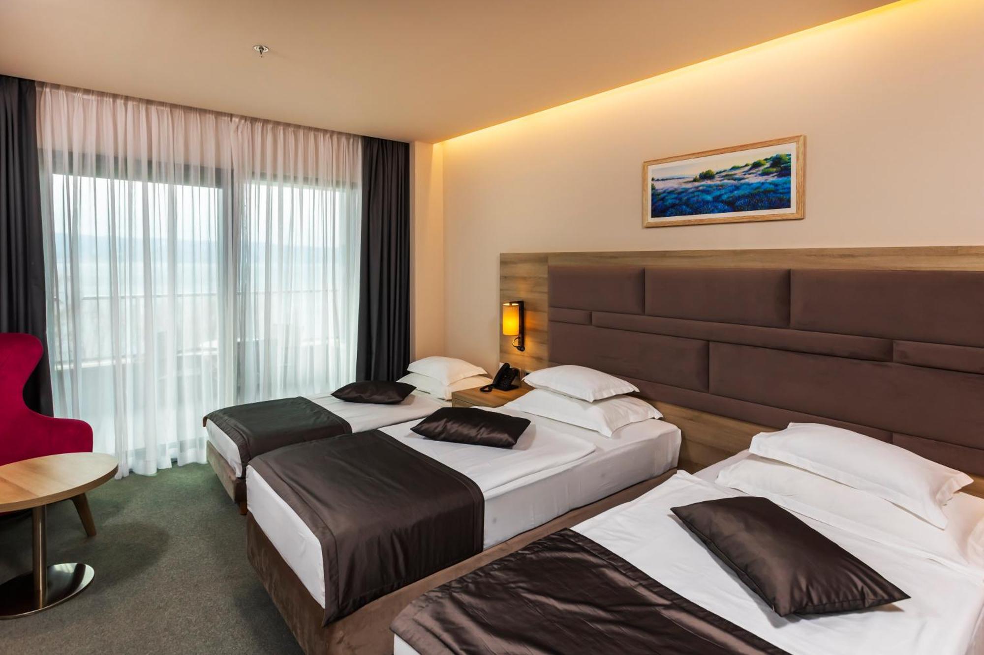 Hotel Plaza Duće מראה חיצוני תמונה
