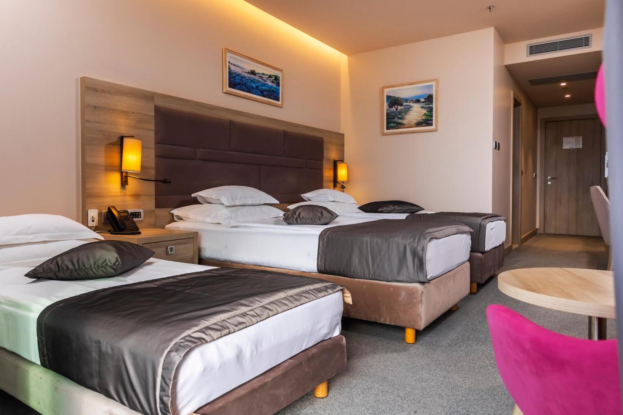 Hotel Plaza Duće מראה חיצוני תמונה